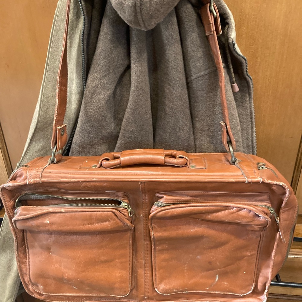 Genuine Leather Slim Hand Luggage Bag Made In Columbia zippers pockets Men's Bag